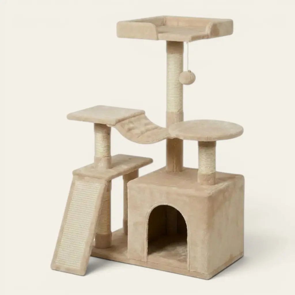 Petit arbre à chat multifonction avec hamac suspendu, niche fermée, poteaux à griffer et jouets suspendus