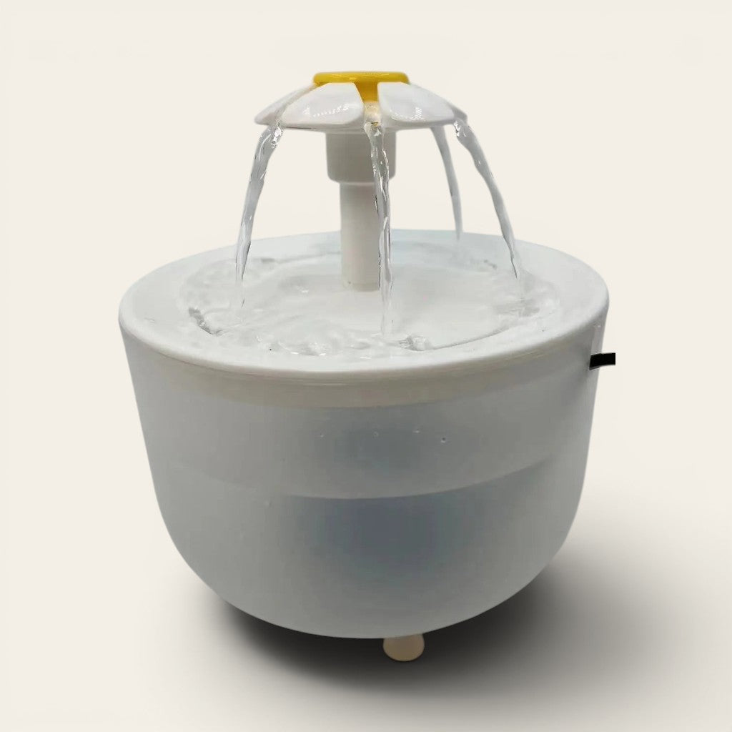 Fontaine à eau électrique pour chat avec jet en cascade favorisant l'hydratation