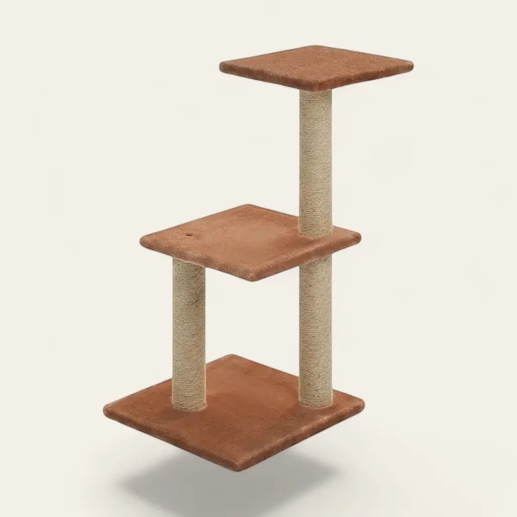 Arbre à chat d’angle marron avec poteaux griffoirs en sisal et plateformes de repos, idéal pour optimiser l’espace dans un intérieur.