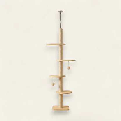 Arbre à chat beige design fixé du sol au plafond avec plateformes d’observation, griffoir en sisal et jouets suspendus pour chats actifs.