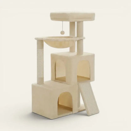 Arbre à chat beige moderne avec hamac suspendu, double niche de repos, rampe d’accès et griffoirs en sisal pour le bien-être du chat.