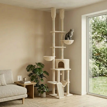 Arbre à chat beige XXL stable avec plusieurs niveaux, niche de repos et hamacs dans un salon au style naturel.
