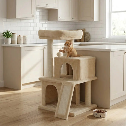 arbre à chat chaton blanc dans une cuisine avec niche double rampe en sisal et perchoir moelleux