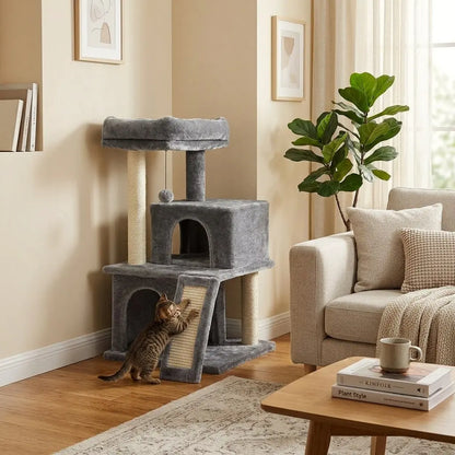 arbre à chat chaton gris installé dans un salon avec niche double rampe griffoir et couchage supérieur