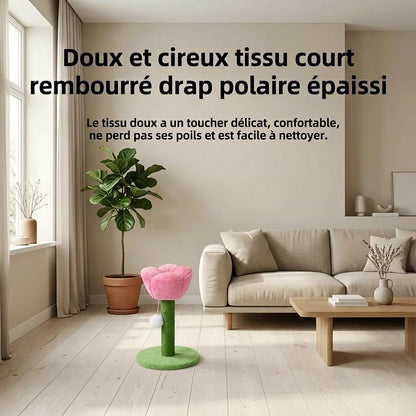 arbre à chat design avec tissu doux et surface confortable dans un salon moderne