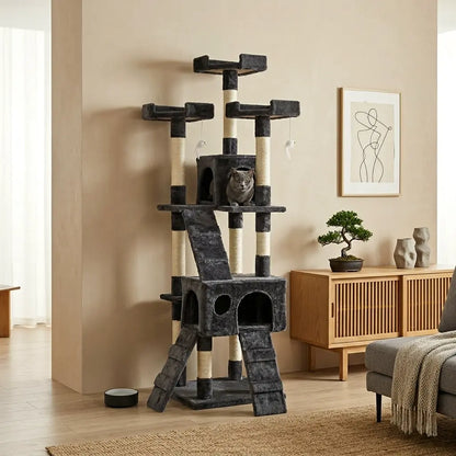 arbre à chat géant design dans un salon avec chat sur les plateformes et niches confortables