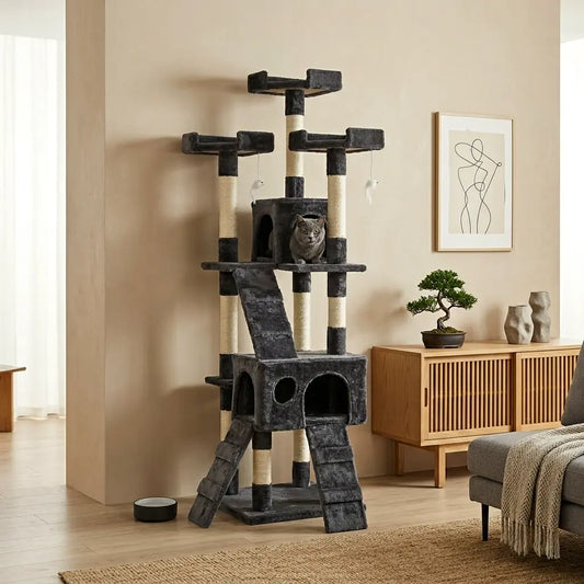 arbre à chat géant design dans un salon avec chat sur les plateformes et niches confortables