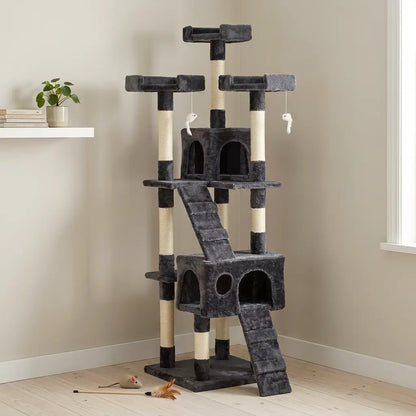 arbre à chat géant installé dans un intérieur moderne avec plusieurs plateformes et espaces de repos