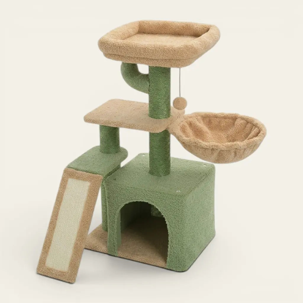 Petit arbre à chat vert avec rampe griffoir, hamac suspendu, niche de repos et plateforme d'observation