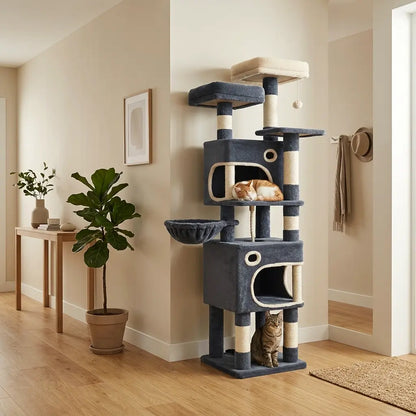 arbre à chat robuste gris avec double niche et plateformes dans une maison moderne avec deux chats