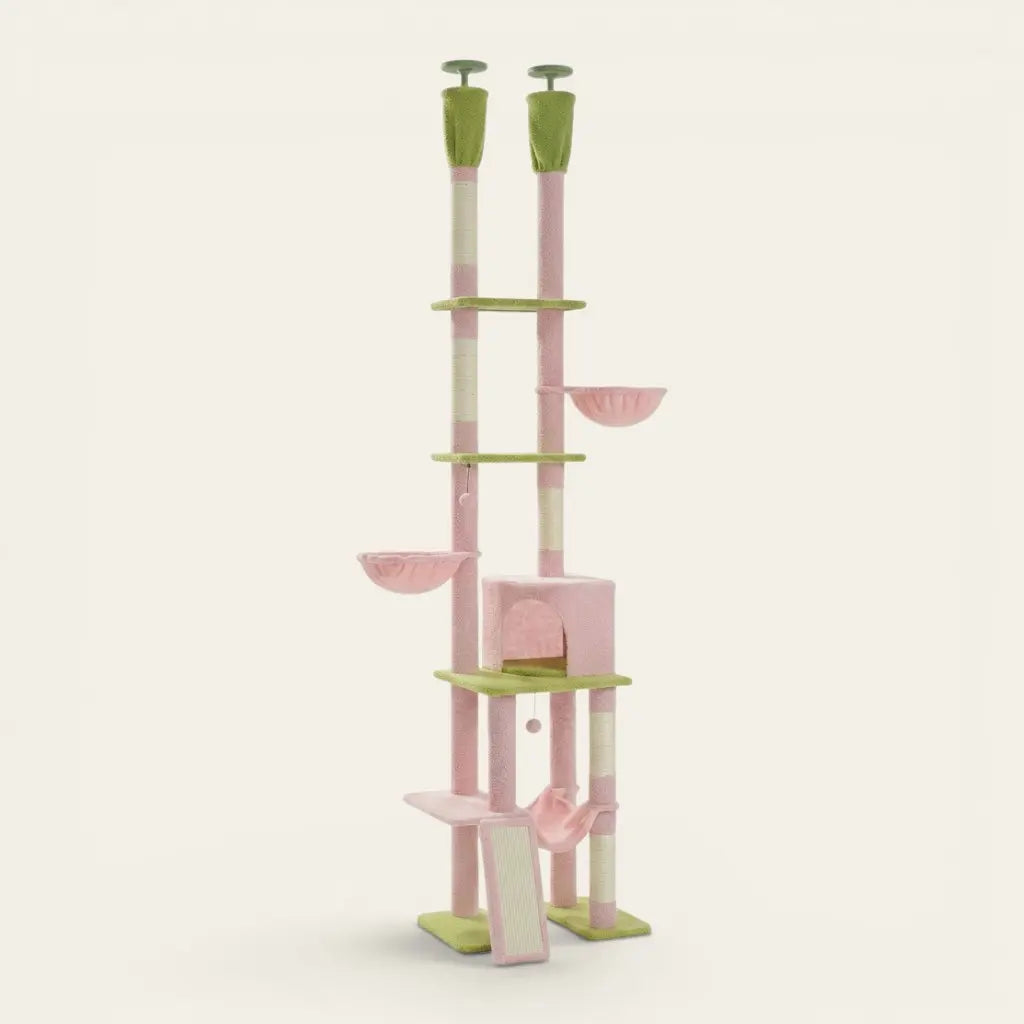 Arbre à chat du sol au plafond rose pastel avec niche, hamac, plateformes de repos et couchages suspendus