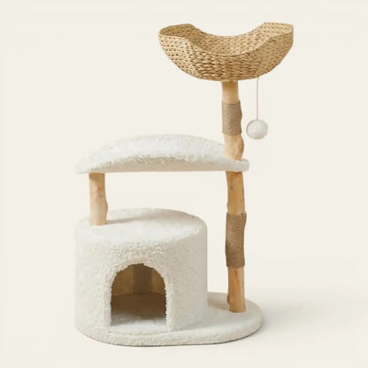 arbre à chat scandinave avec panier en osier et plateforme douce pour le repos du chat
