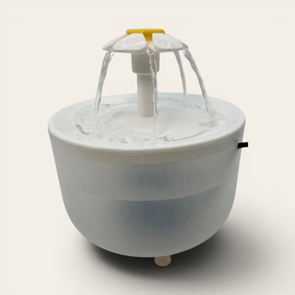 Fontaine à eau électrique pour chat avec jet en cascade favorisant l'hydratation