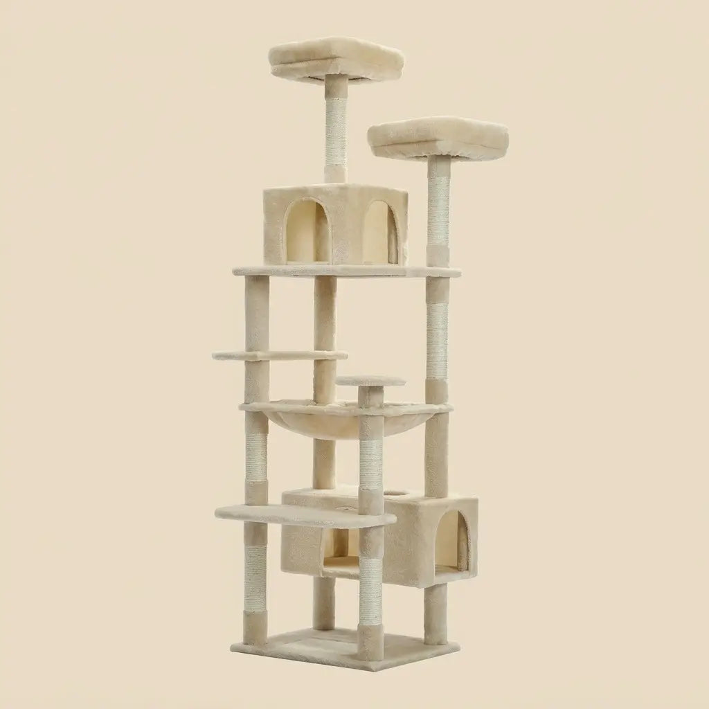 Grand arbre à chat beige avec deux niches, hamac central et plateformes d'observation sur fond neutre.