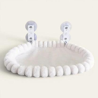 Lit pour chat suspendu pour fenêtre avec coussin doux et système de fixation par ventouses sécurisées.
