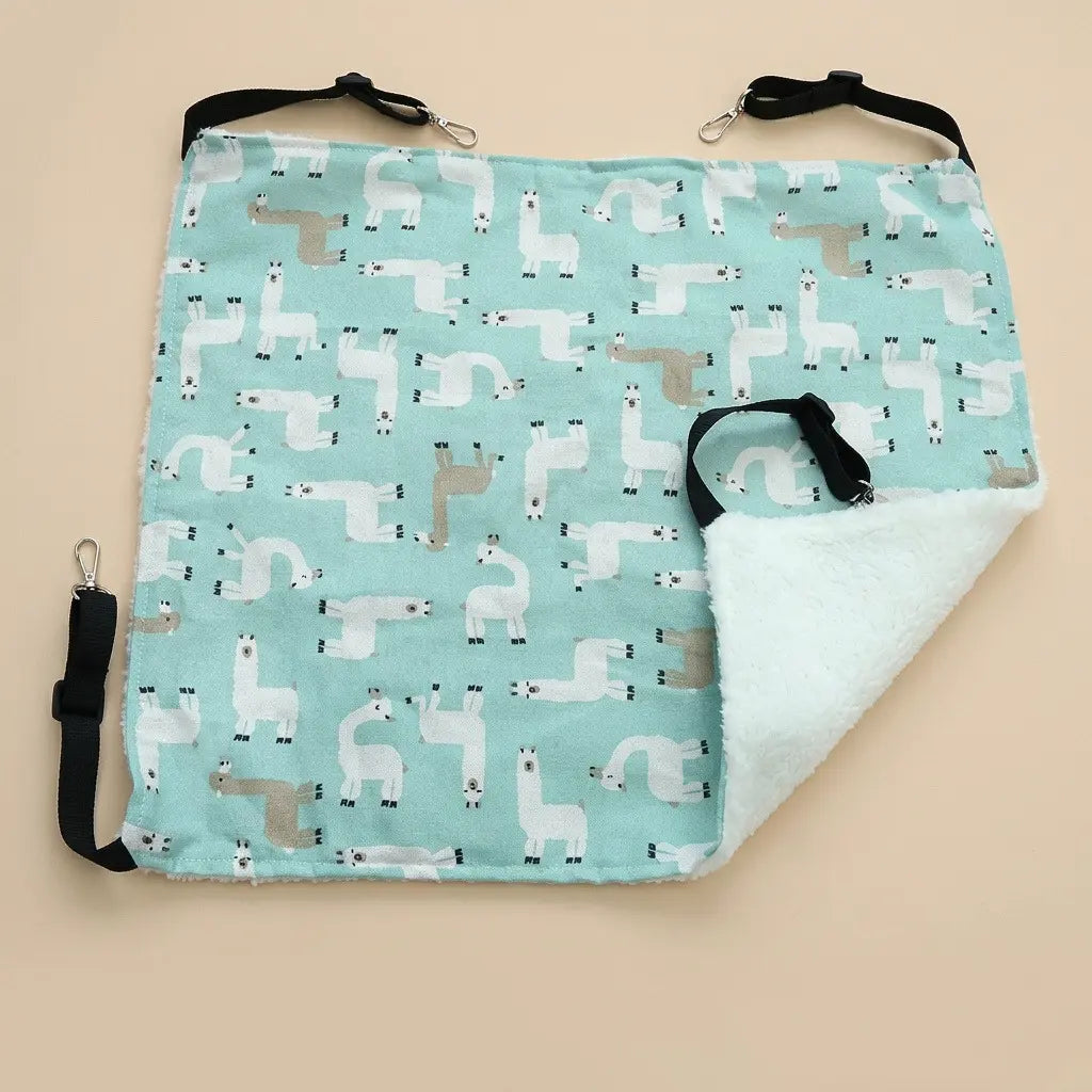 lit suspendu pour chat motif lama vert avec interieur doux et fixation solide