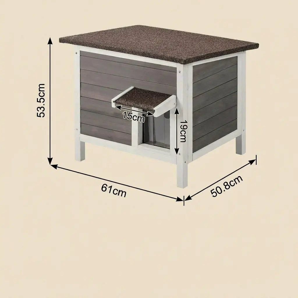 Maison chat extérieur compacte avec toit bitumé et rideau PVC de protection contre les intempéries.