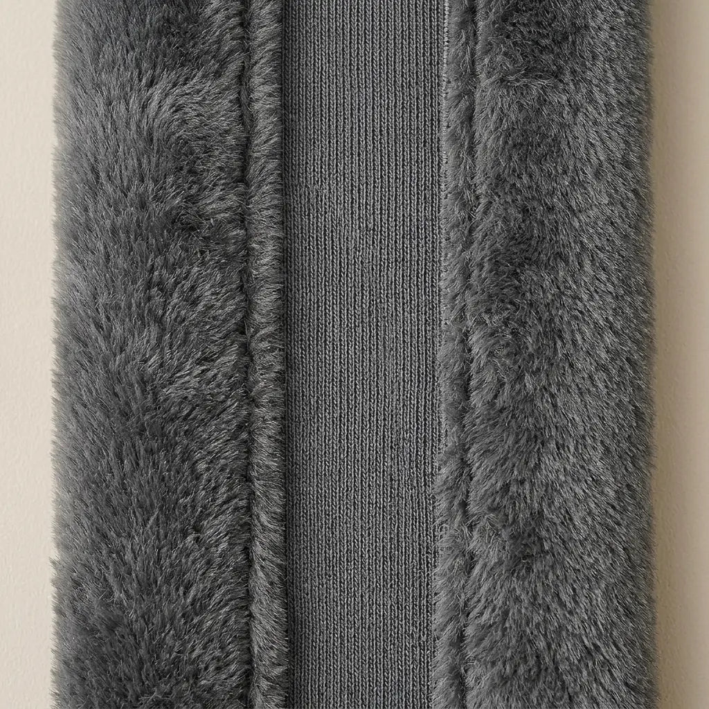 zoom sur la matière douce d’un coussin radiateur pour chat